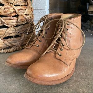 Frye Carson Lace Up Women’s Leather Boots size 7.5